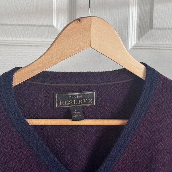Jos. A. Bank Reserve Wool Blend V-neck Sweater in Deep Purple w/ Dark Blue, XL - Picture 4 of 5